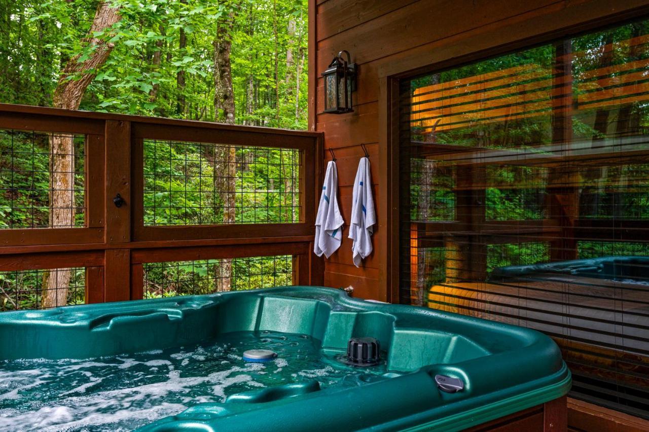 New Cozy Mountain Cabin Hot Tub Near Downtown Gatlinburg Exterior foto